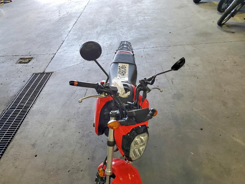 2023 Honda Grom VIN MLHJC9213P5107303 COPART salvage auction — MINOR DENT/SCRATCHES, AZ - CERT OF TITLE - SALVAGE, sold $300 on 2026-07-30 (photo 5)