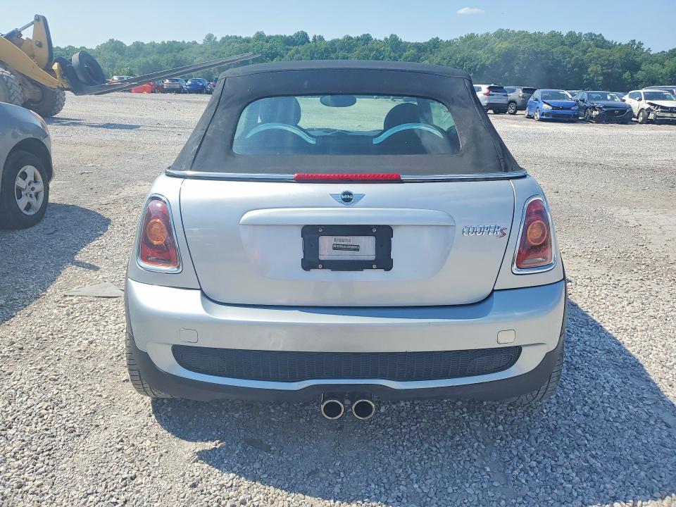 2009 Mini Cooper VIN WMWMS33569TG88182 COPART salvage auction — VANDALISM, PA - CERTIFICATE OF SALVAGE, sold $850 on 2026-08-06 (photo 6)