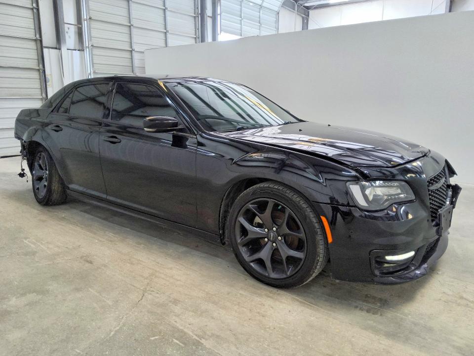 2023 Chrysler 300 VIN 2C3CCADG7PH548833 COPART salvage auction — FRONT END, TX - CERTIFICATE OF TITLE, sold $9,200 on 2026-08-27 (photo 4)