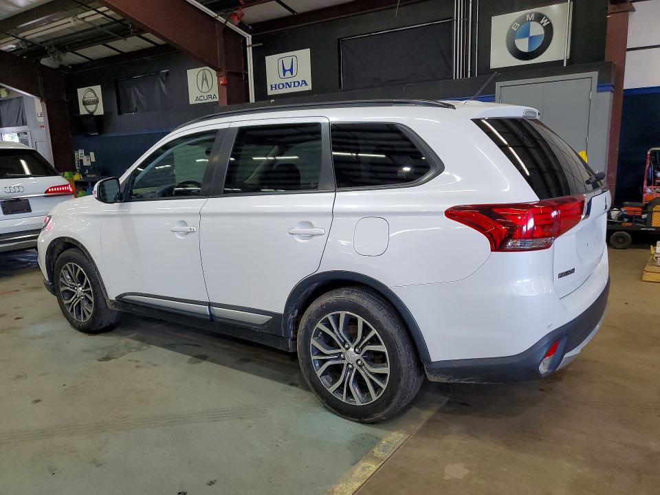 2016 Mitsubishi Outlander VIN JA4AZ3A32GZ004569 COPART salvage auction — MINOR DENT/SCRATCHES, Ct - Clean Title, sold $3,350 on 2026-07-23 (photo 2)