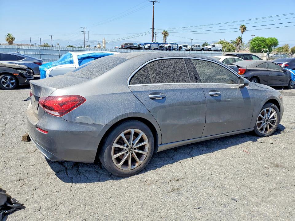 2019 Mercedes-benz A-klasse VIN WDD3G4EB2KW024655 COPART salvage auction — MINOR DENT/SCRATCHES, Ca - Dis/Dlr/Exp Only Clean Title, sold $5,300 on 2026-08-12 (photo 3)