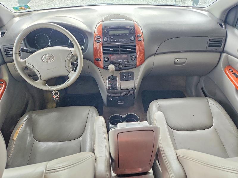 2010 Toyota Sienna VIN 5TDDK4CC1AS028249 COPART salvage auction — MINOR DENT/SCRATCHES, NJ - CERTIFICATE OF TITLE, sold $1,300 on 2026-07-27 (photo 8)