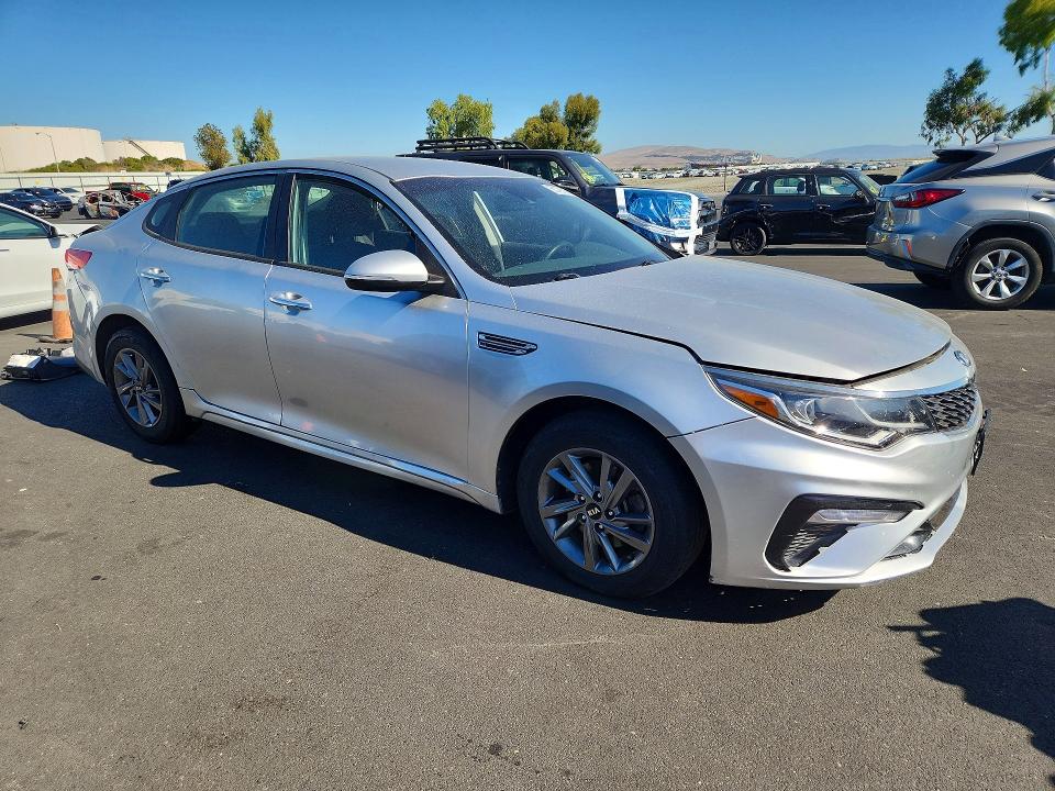 2020 Kia Optima VIN 5XXGT4L38LG435788 COPART salvage auction — VANDALISM, CA - SALVAGE CERTIFICATE, sold $900 on 2026-07-20 (photo 4)
