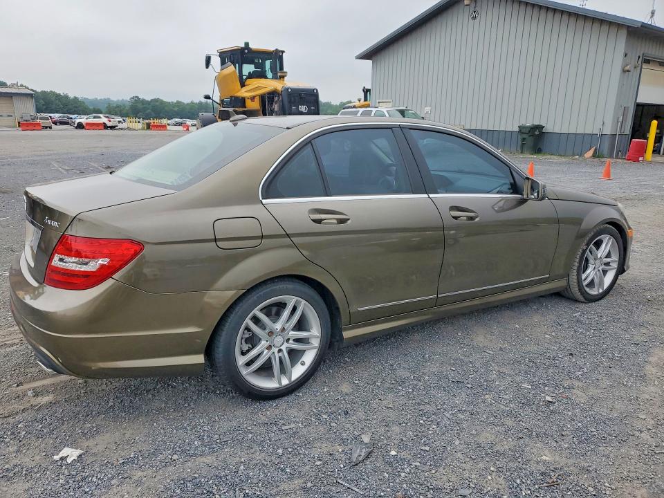 2012 Mercedes-benz C-klasse VIN WDDGF8BB7CR225970 COPART salvage auction — WATER/FLOOD, PA - CERT OF SALVAGE-W=FLOOD VEH, sold $600 on 2026-07-23 (photo 3)