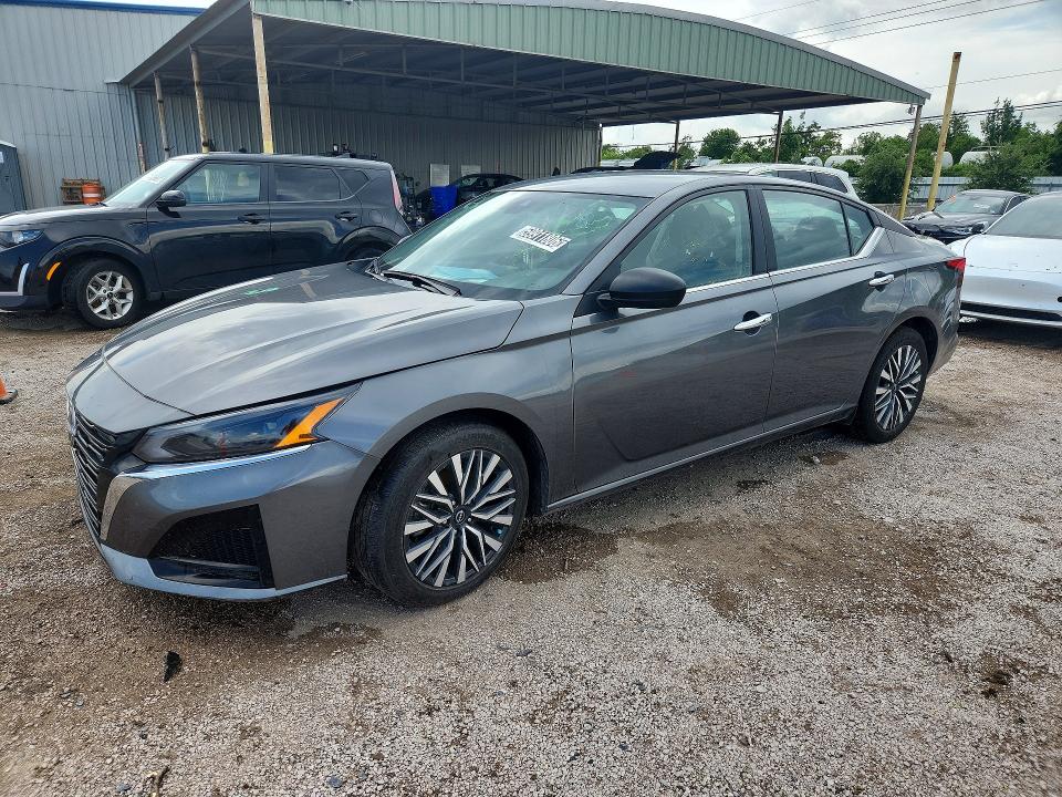2025 Nissan Altima VIN 1N4BL4DV1SN321098 COPART salvage auction — VANDALISM, Fl - Certificate Of Title, sold $8,400 on 2026-07-27 (photo 1)