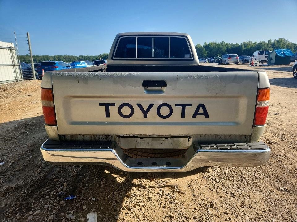 1992 Toyota Pickup VIN JT4RN13P3N6037376 COPART salvage auction — ROOF, FL - CERT OF TITLE SLVG REBUILDABLE, sold $6,000 on 2026-07-31 (photo 6)