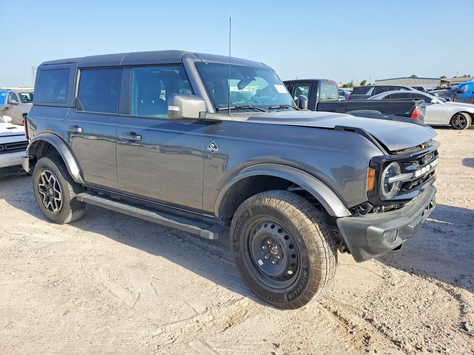 2024 Ford Bronco VIN 1FMDE8BHXRLA46687 COPART salvage auction — SIDE, Tx - Certificate Of Title, sold $17,400 on 2026-07-28 (photo 4)