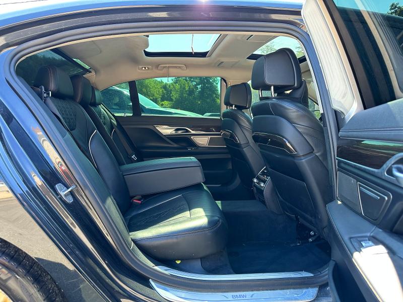 2022 BMW 7er VIN WBA7T4C07NCH73398 COPART salvage auction — MINOR DENT/SCRATCHES, MI - CERTIFICATE OF TITLE, sold $4,850 on 2026-07-29 (photo 8)