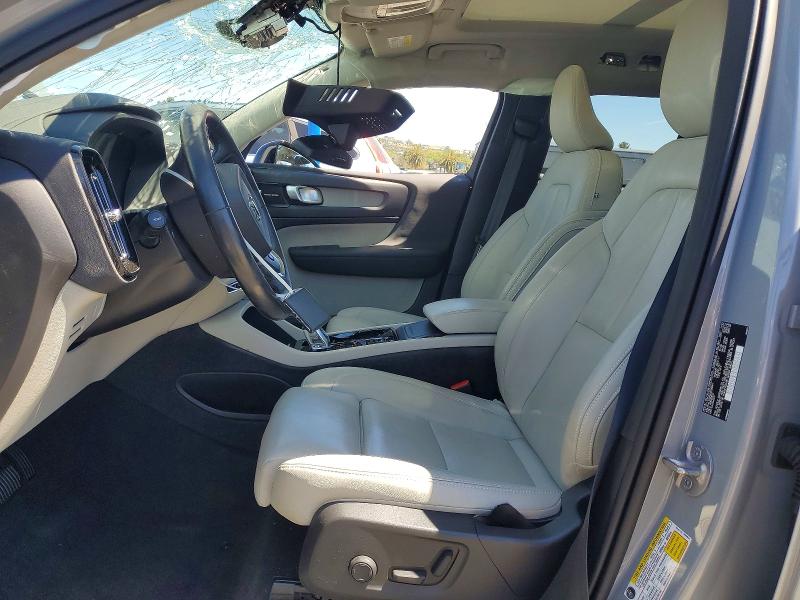 2024 Volvo Xc40 VIN YV4L12UM2R2299864 COPART salvage auction — ROLLOVER, Salvage Title, sold $2,550 on 2026-08-21 (photo 7)