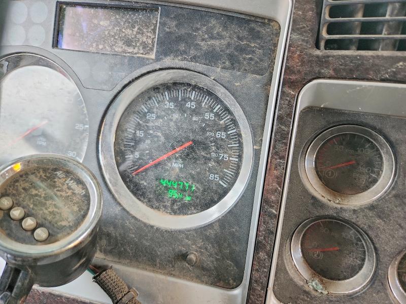 2010 Kenworth T800 VIN 1XKDP4EX6AJ273499 COPART salvage auction — FRONT END, MN - CERT OF TITLE-SALVAGE (P), sold $6,200 on 2026-09-15 (photo 9)