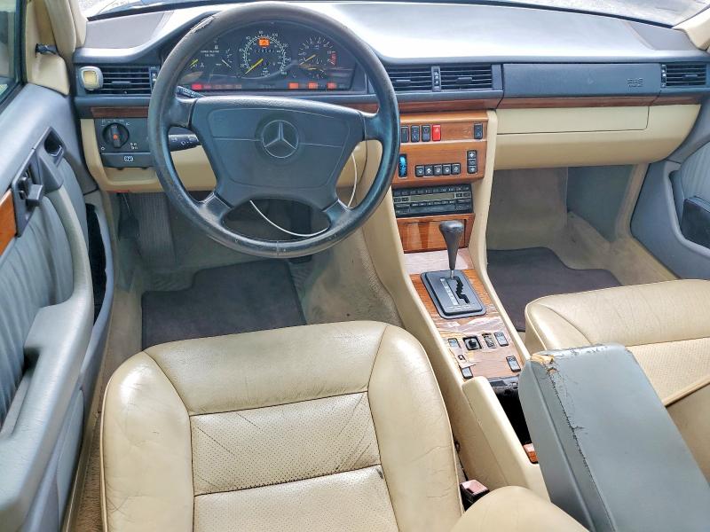 1992 Mercedes-benz 300 VIN WDBED90E2NF196598 COPART salvage auction — REAR END, Ca - Dis/Dlr/Exp Only Clean Title, sold $950 on 2026-07-24 (photo 8)