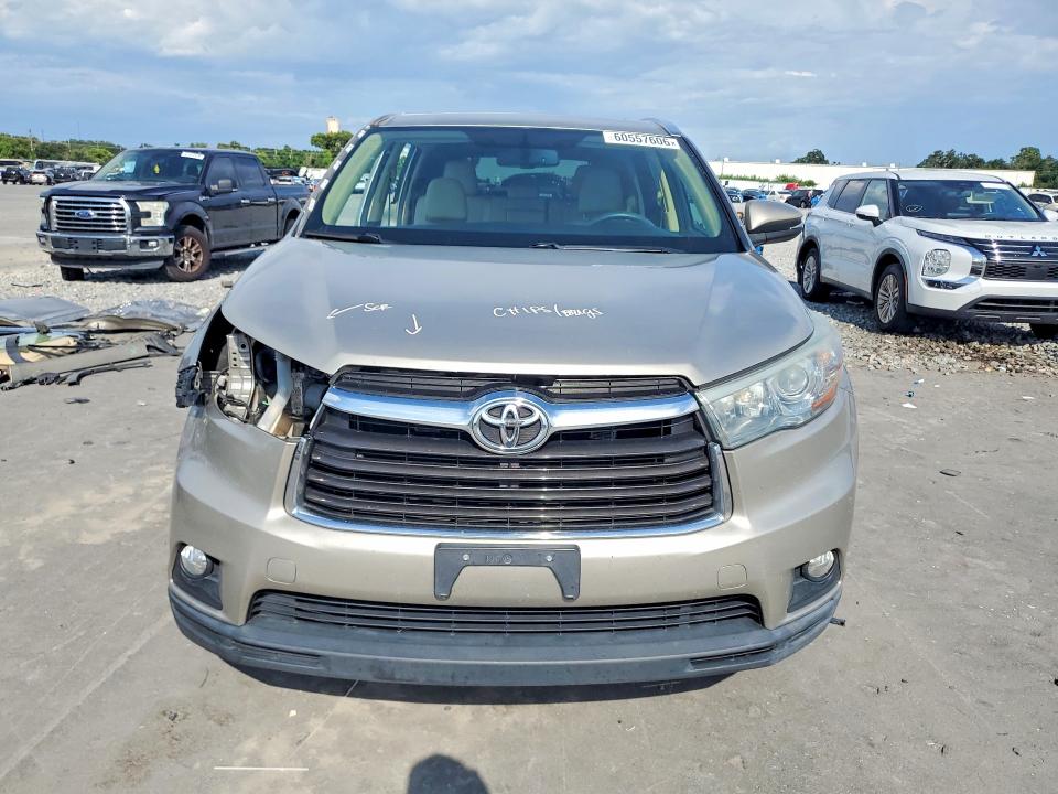 2015 Toyota Highlander VIN 5TDJKRFH8FS112213 COPART salvage auction — SIDE, FL - CERT OF TITLE SLVG REBUILDABLE, sold $275 on 2026-07-27 (photo 5)