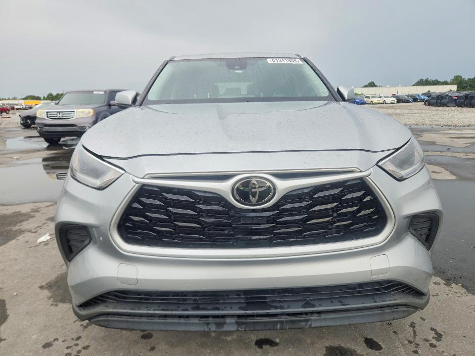 2021 Toyota Highlander VIN 5TDCZRAH7MS069461 COPART salvage auction — MINOR DENT/SCRATCHES, Fl - Certificate Of Title (P), sold $16,500 on 2026-07-28 (photo 5)
