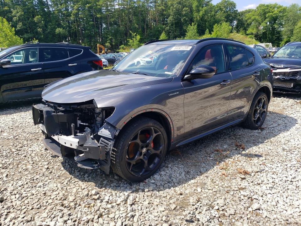 2022 Alfa romeo Stelvio VIN ZASPAKBNXN7D44389 COPART salvage auction — FRONT END, MA - CERT OF TITLE-SALVAGE (P), sold $9,300 on 2026-07-30 (photo 1)