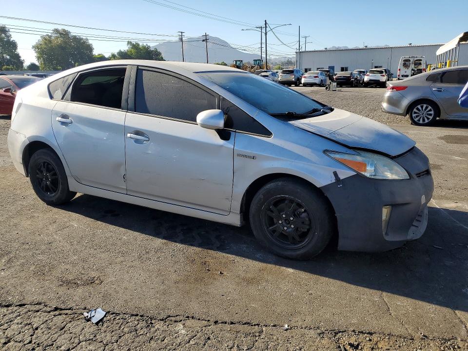 2014 Toyota Prius VIN JTDKN3DU2E0389952 COPART salvage auction — MINOR DENT/SCRATCHES, CA - SALVAGE CERTIFICATE, sold $550 on 2026-07-16 (photo 4)