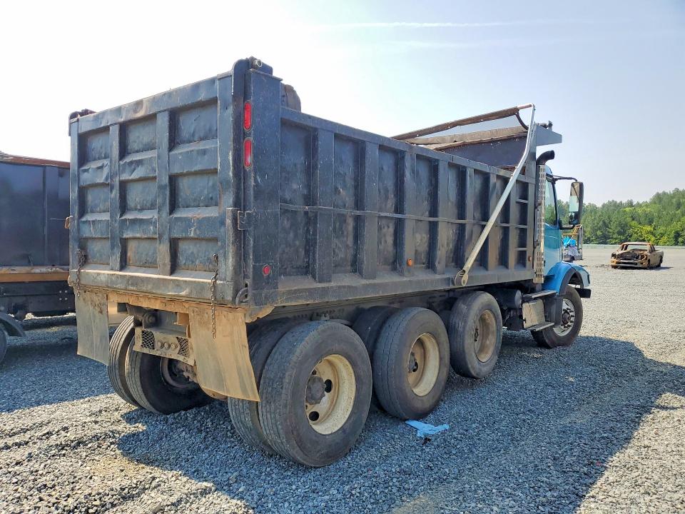 2002 Volvo Vhd VIN 4V5K99UF32N310912 COPART salvage auction — DAMAGE HISTORY, Nc - Dealer Only Clean Title, sold $14,200 on 2026-07-28 (photo 3)
