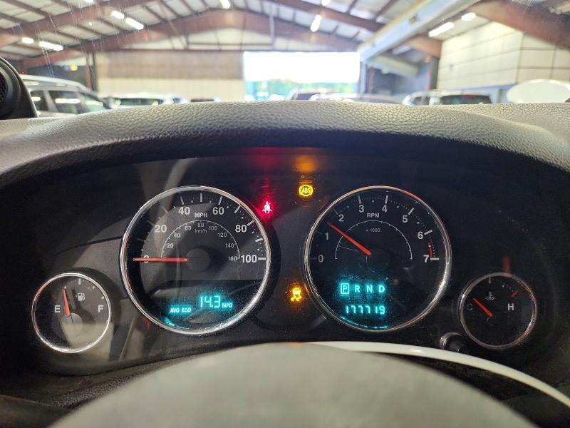 2013 Jeep Wrangler unlimited VIN 1C4BJWDG8DL503263 COPART salvage auction — MINOR DENT/SCRATCHES, MA - CERTIFICATE OF TITLE (P), sold $2,850 on 2026-07-10 (photo 9)