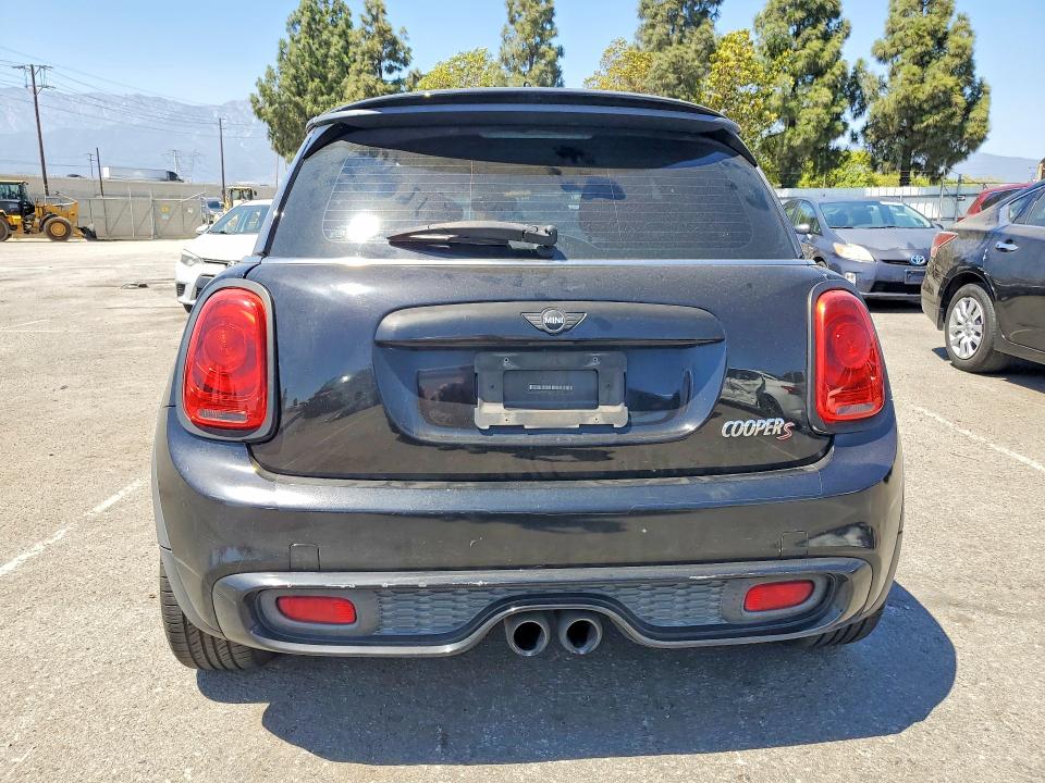 2015 Mini Cooper VIN WMWXP7C57FT740367 COPART salvage auction — UNDERCARRIAGE, Ca - Dis/Dlr/Exp Only Clean Title, sold $500 on 2026-08-04 (photo 6)