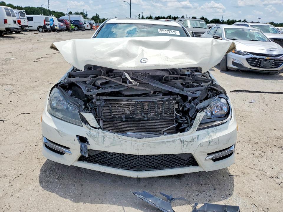 2012 Mercedes-benz C-klasse VIN WDDGF8BB9CR234783 COPART salvage auction — FRONT END, Salvage Title, sold $825 on 2026-08-11 (photo 5)
