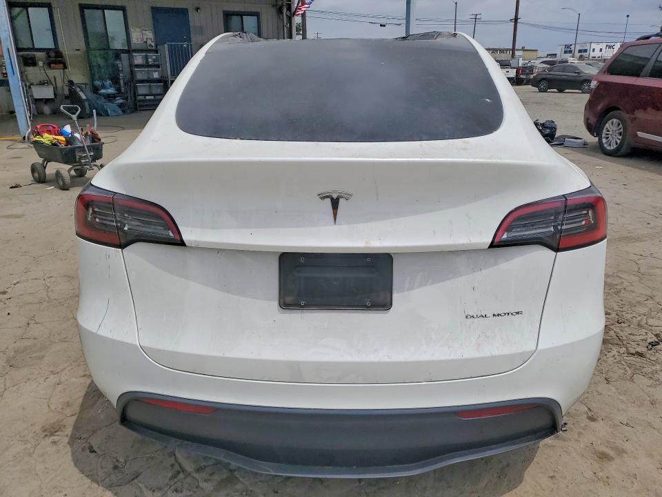 2024 Tesla Model y VIN 7SAYGAEE9RF016000 COPART salvage auction — FRONT END, Ca - Salvage Certificate, sold $11,100 on 2026-08-28 (photo 6)