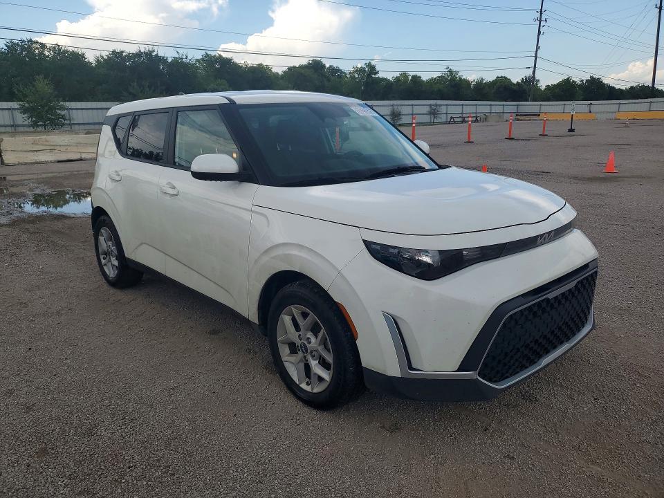 2025 Kia Soul VIN KNDJ23AU7S7930991 COPART salvage auction — REAR END, Fl - Certificate Of Title, sold $5,000 on 2026-07-15 (photo 4)