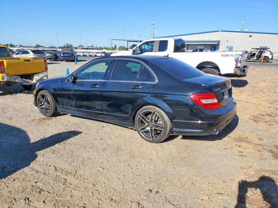 2013 Mercedes-benz C-klasse VIN WDDGF4HB2DA872826 COPART salvage auction — MECHANICAL, CA - DIS/DLR/EXP ONLY CLEAN TITLE, sold $900 on 2026-08-04 (photo 2)