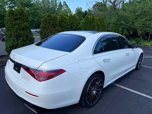 2022 Mercedes-benz S-klasse VIN W1K6G7GB3NA106035 COPART salvage auction — MINOR DENT/SCRATCHES, Salvage Title, sold $48,500 on 2026-07-30 (photo 3)