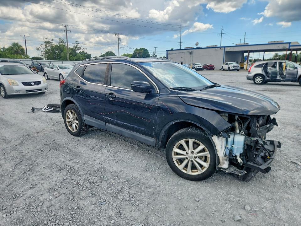 2017 Nissan VIN JN1BJ1CP0HW034214 COPART salvage auction — FRONT END, FL - CERT OF TITLE SLVG REBUILDABLE, sold $700 on 2026-07-24 (photo 4)