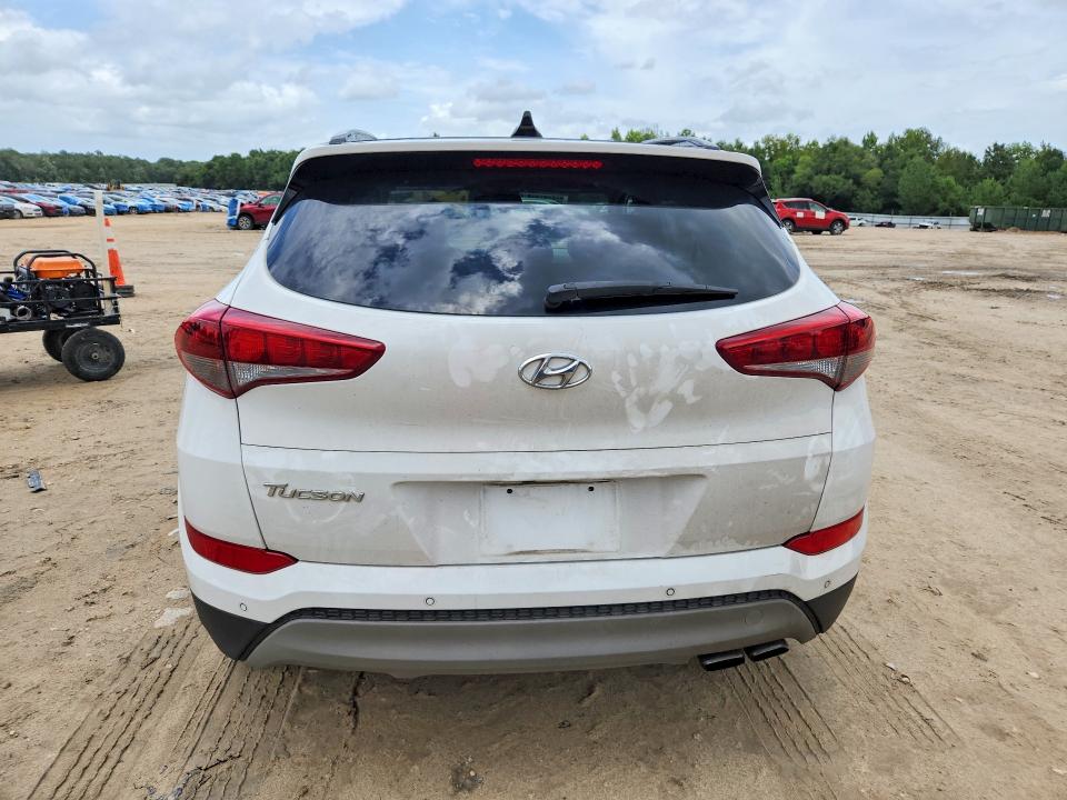 2018 Hyundai Tucson VIN KM8J33A23JU806255 COPART salvage auction — MINOR DENT/SCRATCHES, Tx - Certificate Of Title, sold $90 on 2026-07-24 (photo 6)