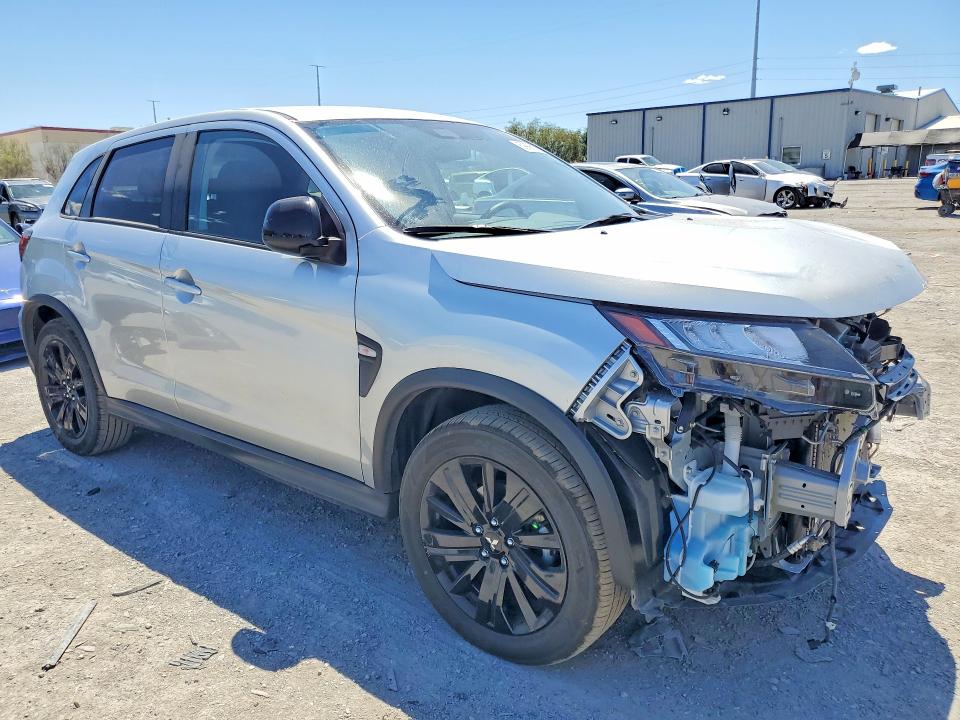 2026 Mitsubishi Outlander VIN JA4ARUAU2TU004366 COPART salvage auction — FRONT END, Wi - Certificate Of Title (P), sold $10,200 on 2026-07-30 (photo 4)