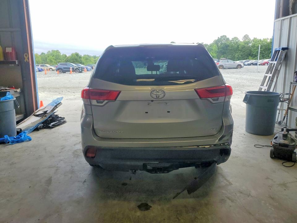 2019 Toyota Highlander VIN 5TDBZRFH0KS718860 COPART salvage auction — ALL OVER, NC - CLEAN TITLE-OVER 25% DAMAGE, sold $5,000 on 2026-07-24 (photo 6)