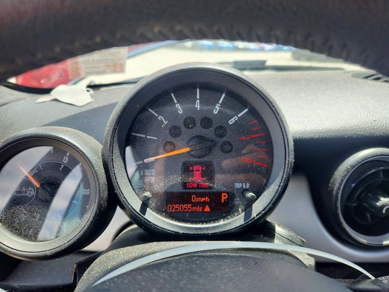 2015 Mini Cooper VIN WMWZN3C53FT861646 COPART salvage auction — ROOF, MA - CERTIFICATE OF TITLE, sold $1,700 on 2026-07-23 (photo 9)