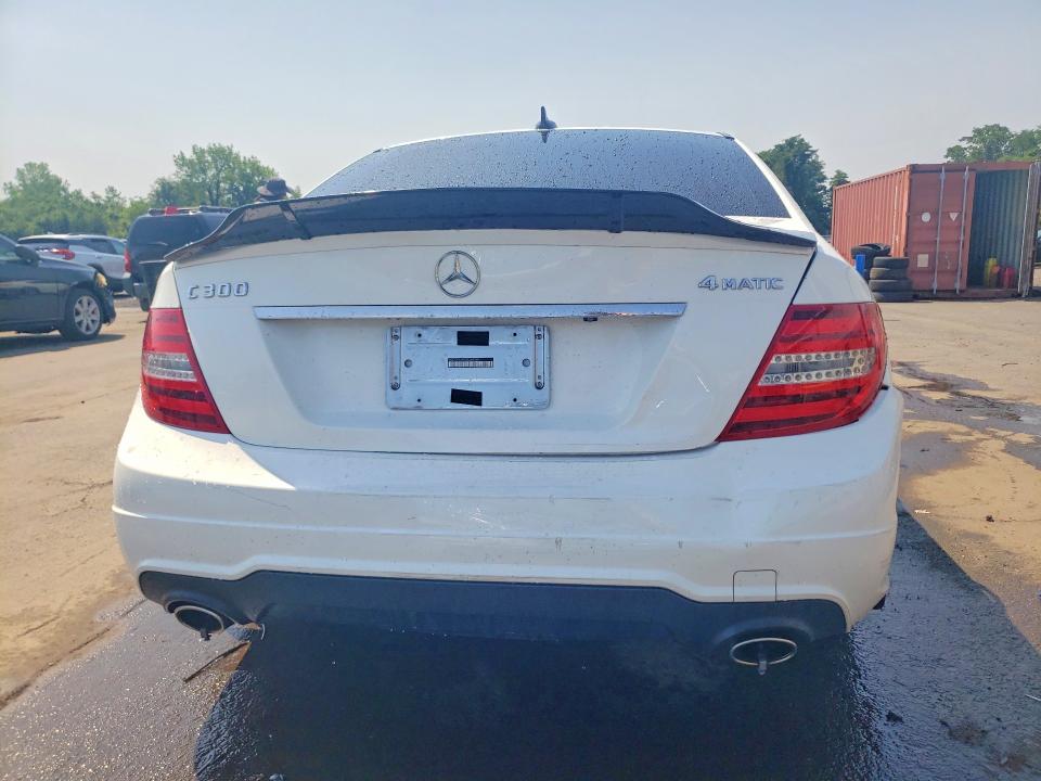 2013 Mercedes-benz C-klasse VIN WDDGF8AB5DR258758 COPART salvage auction — FRONT END, Salvage Title, sold $675 on 2026-07-28 (photo 6)