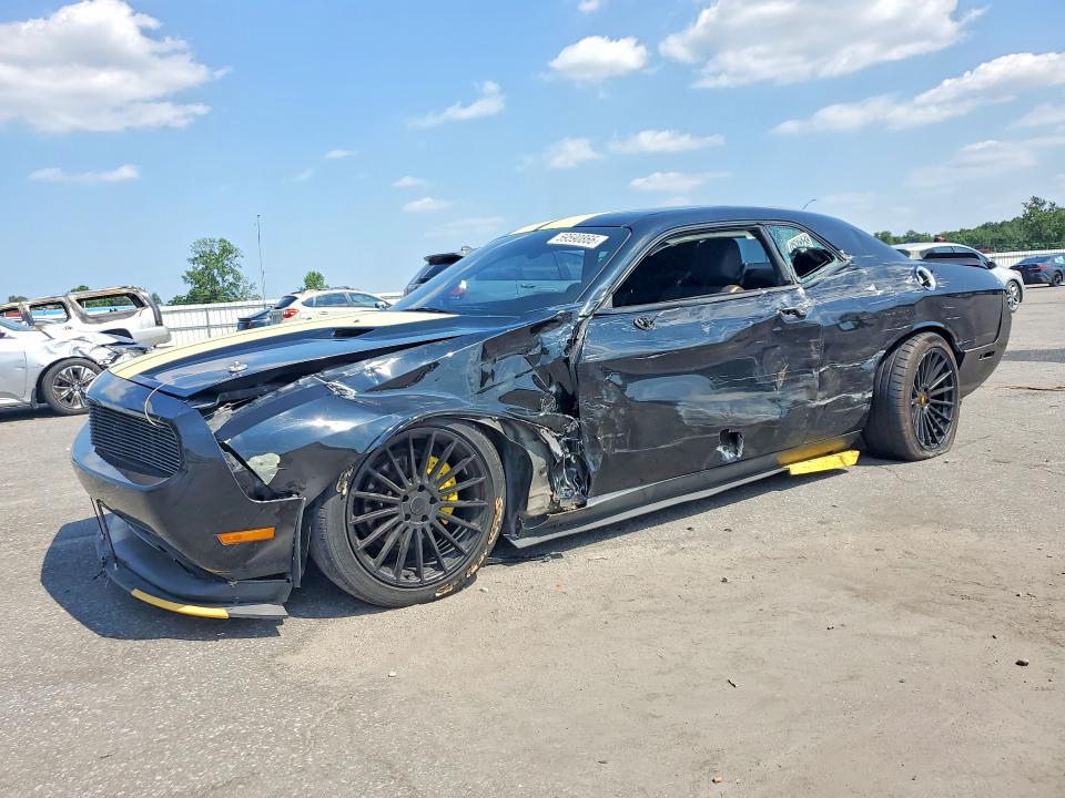 2014 Dodge Challenger VIN 2C3CDYAG5EH152844 COPART salvage auction — SIDE, Salvage Title, sold $2,400 on 2026-08-25 (photo 1)