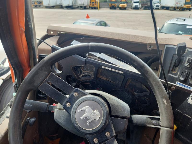 2018 Mack 700 gu700 VIN 1M2AX03C5JM037511 COPART salvage auction — ROLLOVER, OH - CERT OF TITLE-SALVAGE, sold $7,600 on 2026-09-08 (photo 9)