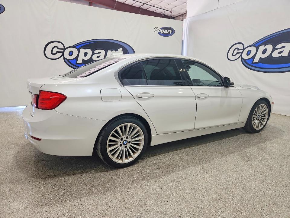 2012 BMW VIN WBA3C1C51CF432192 COPART salvage auction — MINOR DENT/SCRATCHES, Ca - Dis/Dlr/Exp Only Clean Title, sold $1,300 on 2026-07-14 (photo 3)