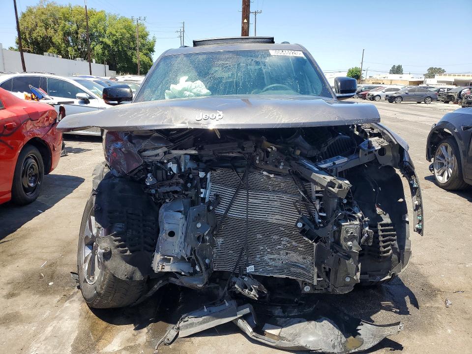 2025 Jeep Grand cherokee VIN 1C4RJYB66S8700615 COPART salvage auction — FRONT END, CA - NON-REPAIRABLE VEHICLE CERT, sold $5,100 on 2026-08-12 (photo 5)