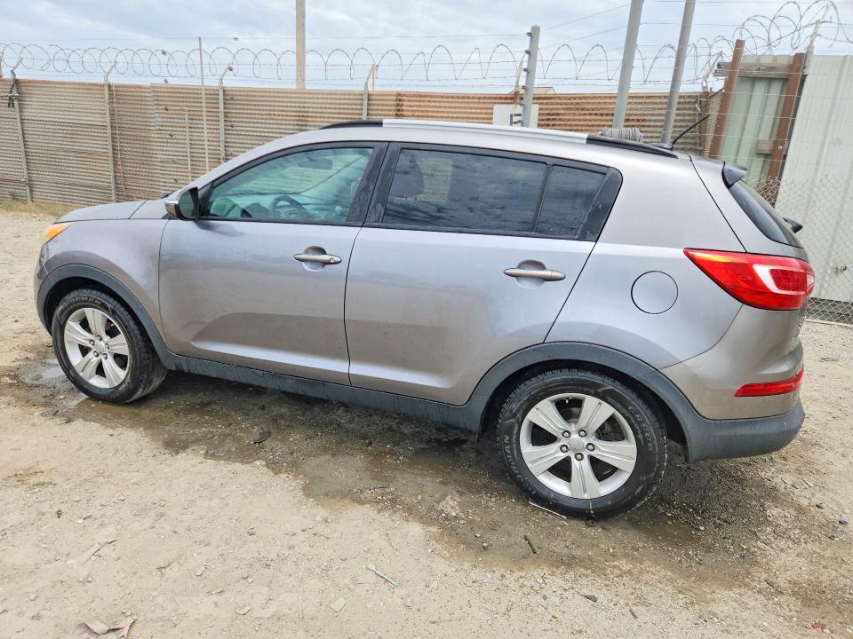 2011 Kia Sportage VIN KNDPB3A20B7084924 COPART salvage auction — MINOR DENT/SCRATCHES, CA - DIS/DLR/EXP ONLY CLEAN TITLE, sold $1,500 on 2026-08-02 (photo 2)