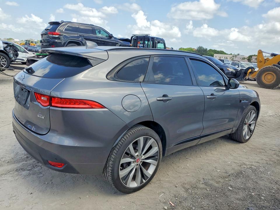 2017 Jaguar F-pace VIN SADCL2BN5HA496416 COPART salvage auction — MINOR DENT/SCRATCHES, IN - CERTIFICATE OF TITLE, sold $3,300 on 2026-07-27 (photo 3)