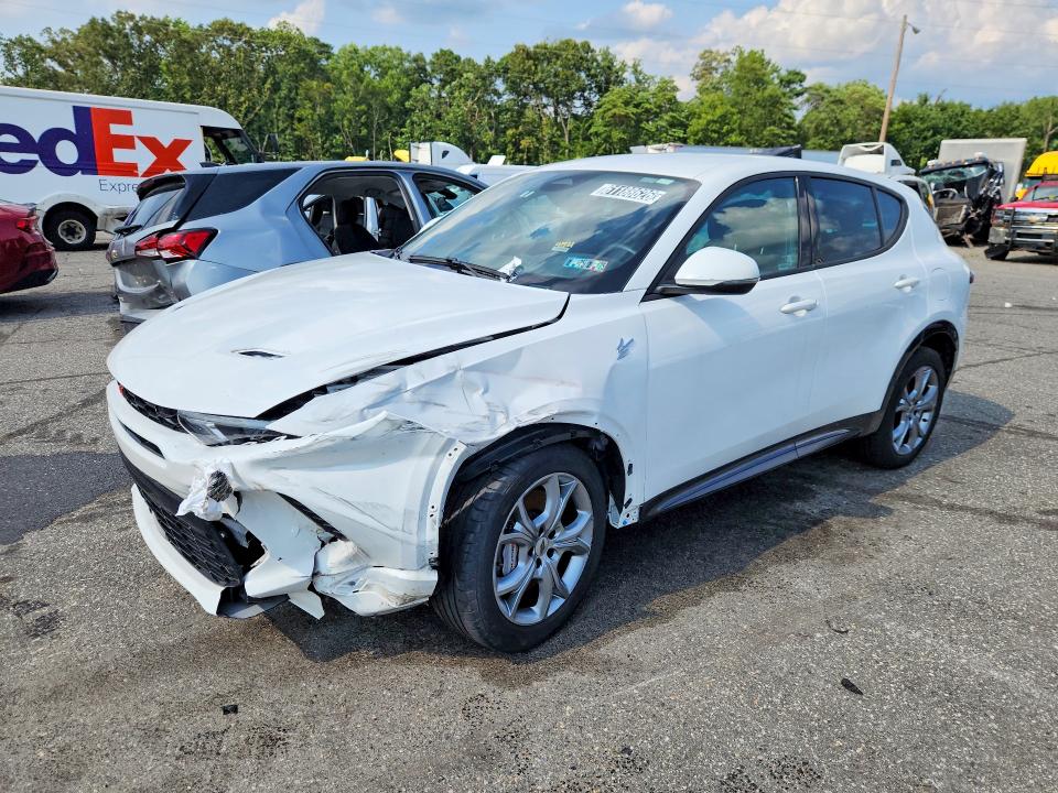 2024 Dodge Hornet VIN ZACPDFCW1R3A30256 COPART salvage auction — FRONT END, FL - CERTIFICATE OF DESTRUCTION, sold $5,500 on 2026-08-12 (photo 1)