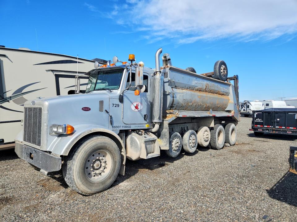 2005 Peterbilt 357 VIN 1NPALUEX35D849282 — COPART salvage auction photo