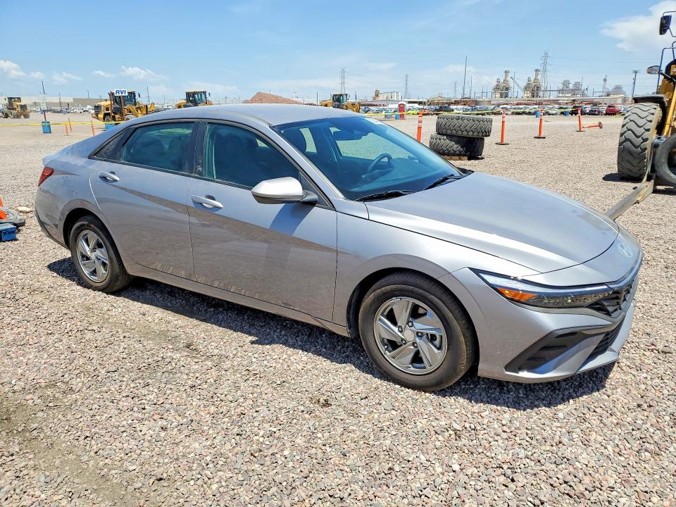 2026 Hyundai Elantra VIN KMHLL4DG2TU099254 COPART salvage auction — NORMAL WEAR, Az - Certificate Of Title (P), sold $11,500 on 2026-07-29 (photo 4)