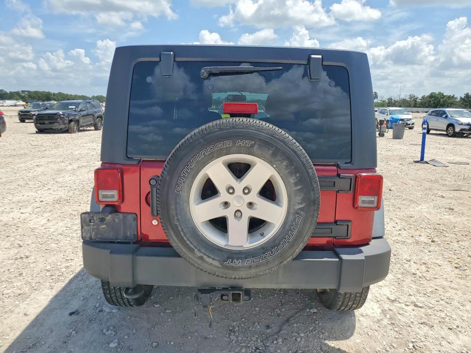 2013 Jeep Wrangler unlimited VIN 1C4BJWDG0DL574005 COPART salvage auction — MECHANICAL, TX - CERTIFICATE OF TITLE, sold $950 on 2026-07-09 (photo 6)