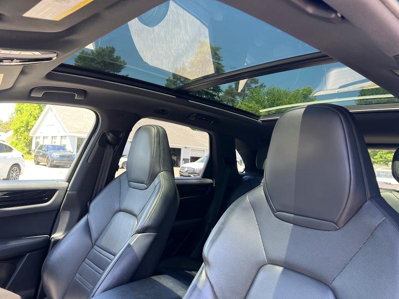 2019 Porsche Cayenne VIN WP1AE2AY8KDA52072 COPART salvage auction — MINOR DENT/SCRATCHES, In - Certificate Of Title (P), sold $25,000 on 2026-07-27 (photo 9)