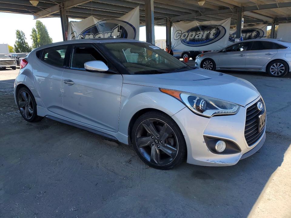 2015 Hyundai Veloster VIN KMHTC6AEXFU225153 COPART salvage auction — SIDE, Mt - Dis/Dlr/Exp Only Clean Title, sold $30 on 2026-07-28 (photo 4)