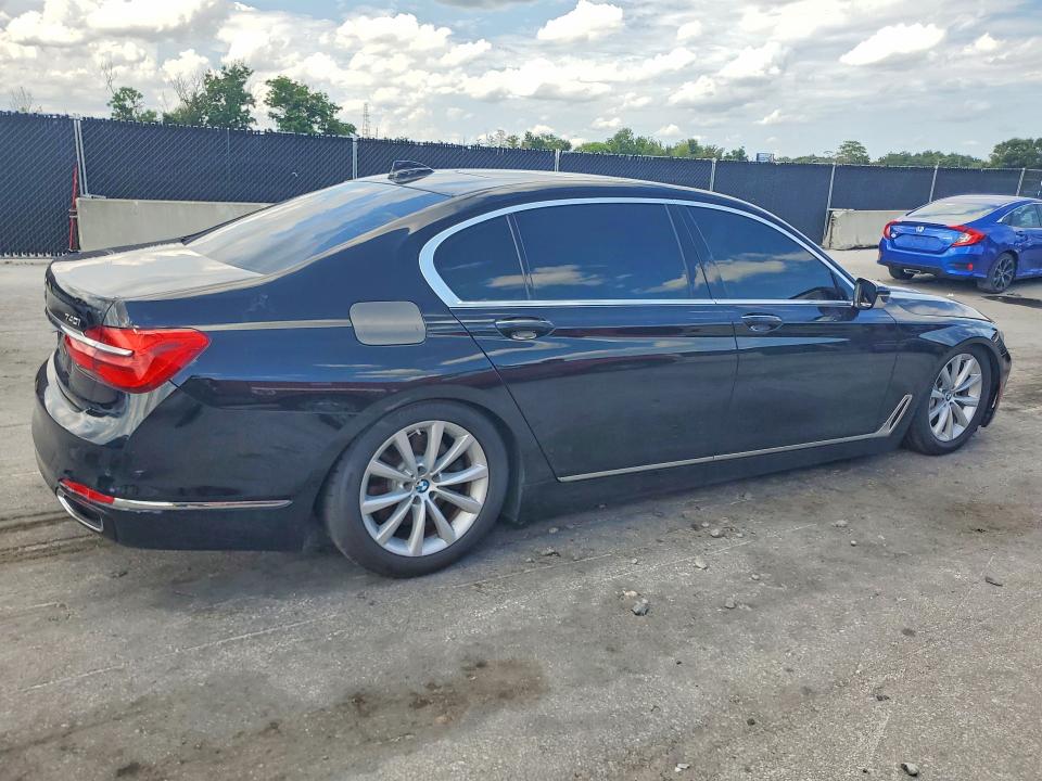 2018 BMW 7er VIN WBA7E4C50JGV23989 COPART salvage auction — MINOR DENT/SCRATCHES, In - Certificate Of Title, sold $7,800 on 2026-07-28 (photo 3)