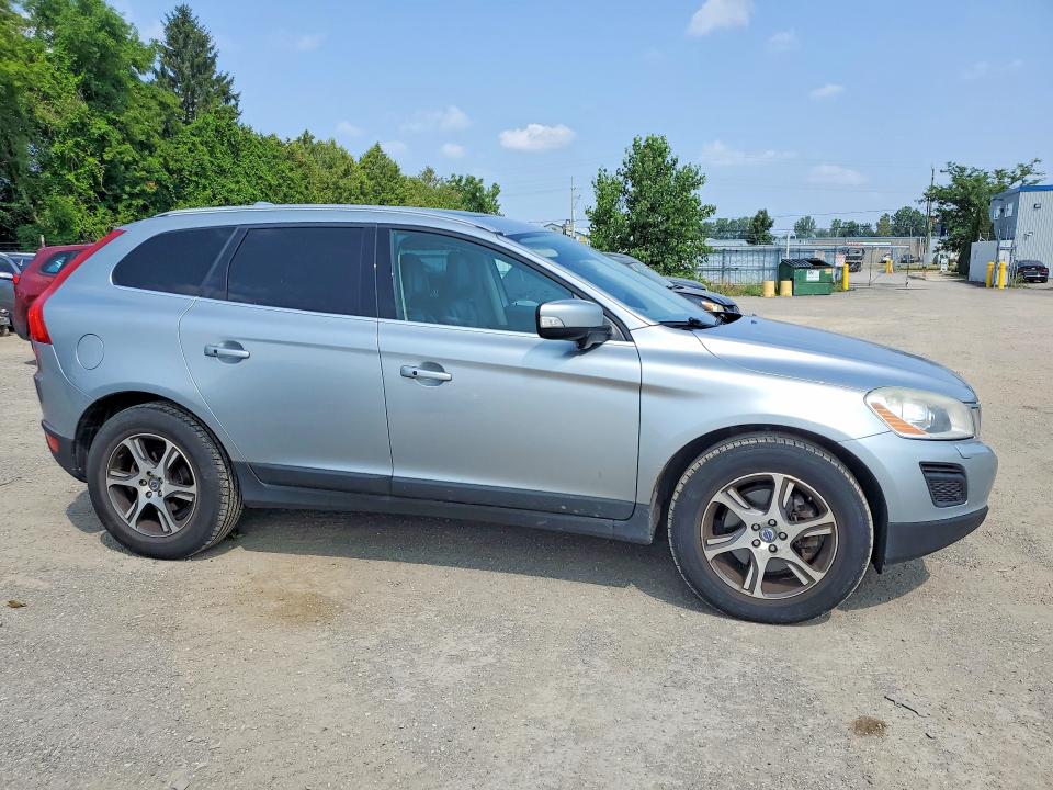 2012 Volvo Xc60 VIN YV4902DZ5C2296473 COPART salvage auction — SIDE, On - Permit No Brand - Unfit, sold $575 on 2026-08-13 (photo 4)