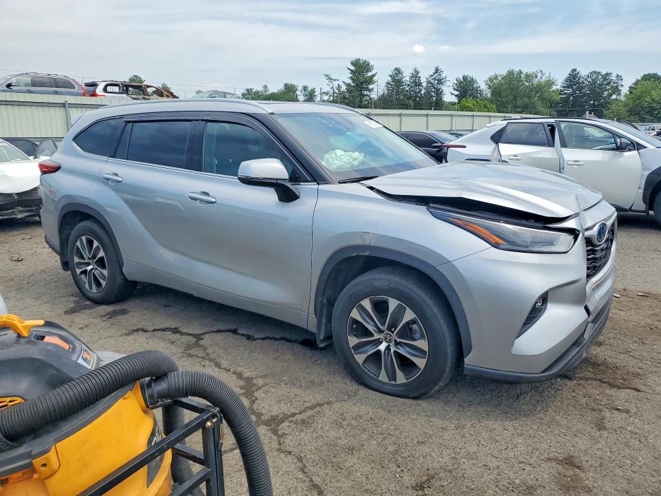 2022 Toyota Highlander VIN 5TDGBRCH5NS538843 COPART salvage auction — FRONT END, Pa - Certificate Of Salvage, sold $17,100 on 2026-08-21 (photo 4)