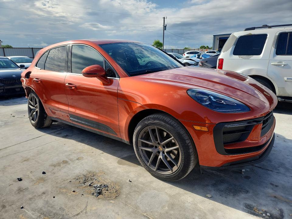 2023 Porsche Macan VIN WP1AA2A52PLB00938 COPART salvage auction — REAR END, Tx - Salvage Vehicle Title, sold $27,000 on 2026-09-11 (photo 4)