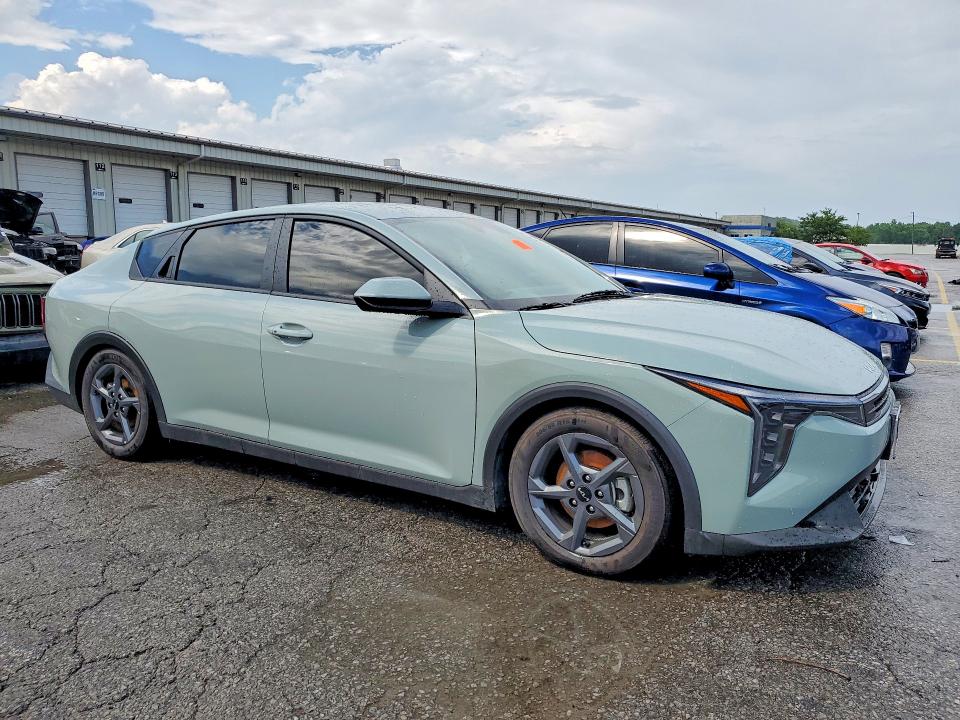 2026 Kia K4 VIN 3KPFT4DE1TE294079 COPART salvage auction — WATER/FLOOD, Ky - Cert Of Title-Salvage Water, sold $10,800 on 2026-08-20 (photo 4)